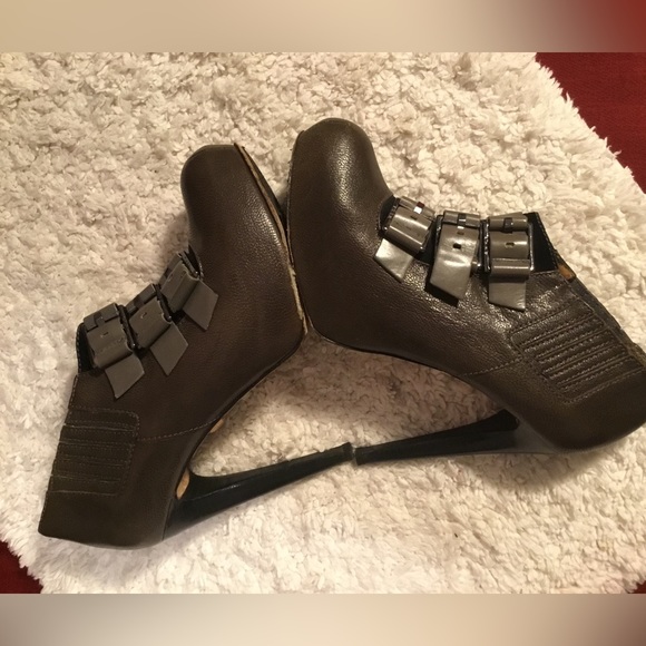 L.A.M.B. Green leather booties size 7 - Picture 2 of 8